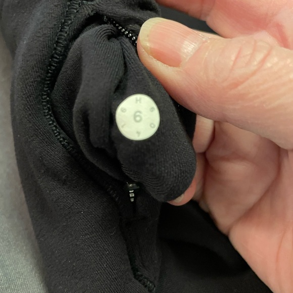 lululemon athletica Black Sweatshirt - Picture 3 of 6
